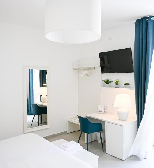 Трехместный Номер Стандарт с Балконом, L'ancora B&b