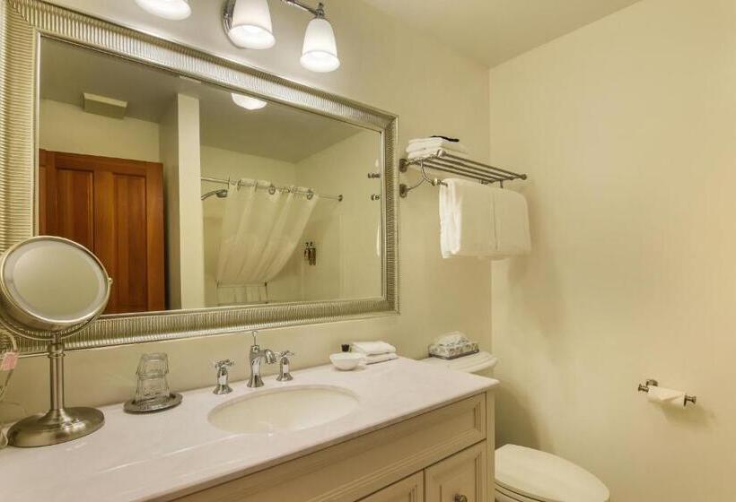 Номер Deluxe Кровать Кинг, Wild Iris Inn