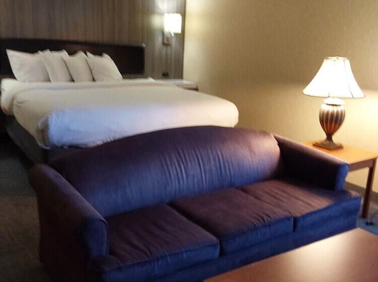 سوییت اجرایی, Lavissh Inn & Suites