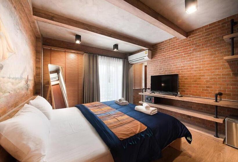اتاق لوکس با تخت بزرگ, Sri Ayutthaya