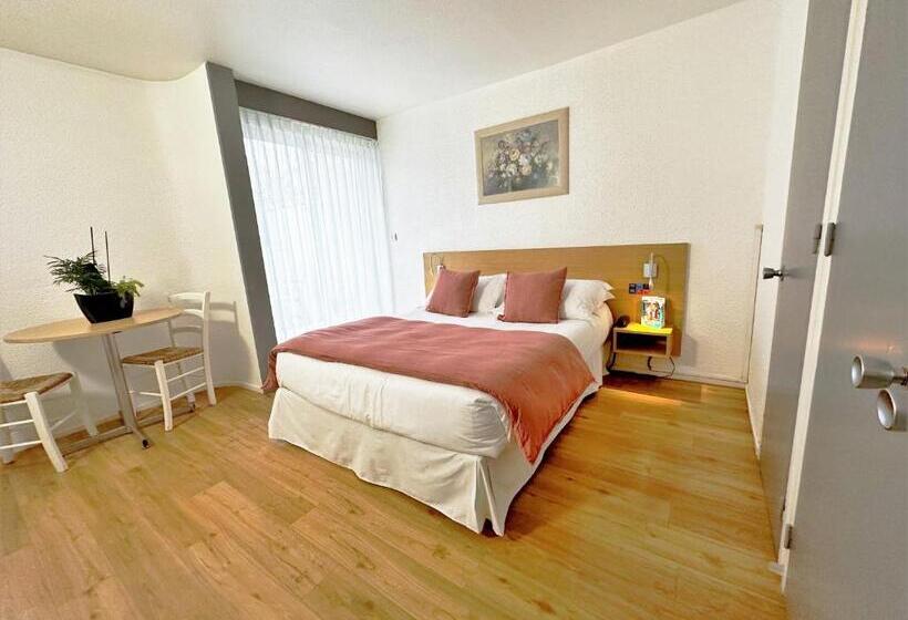 استودیوی استاندارد, Thermes Les Ecureuils