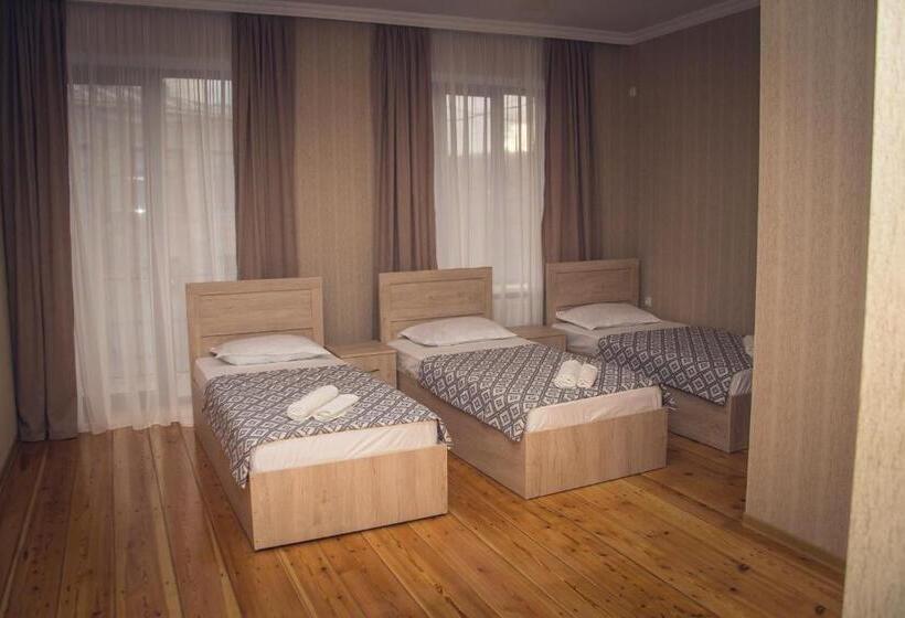 اتاق استاندارد سه نفره, Dreamland Guest House