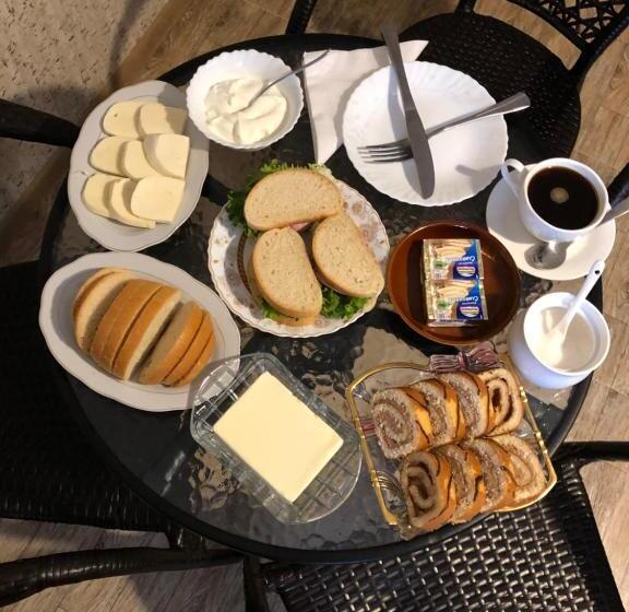 اتاق استاندارد سه نفره, Dreamland Guest House