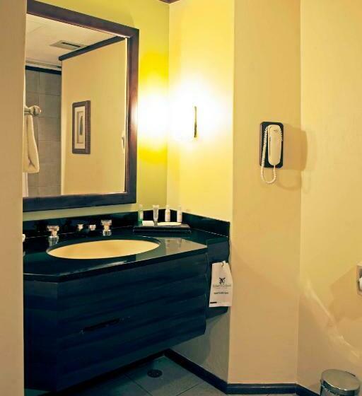 اتاق استاندارد با چشم‌انداز رودخانه, Elephant Hills Resort