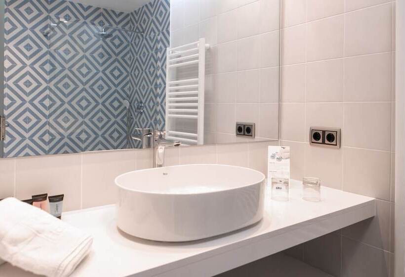 اتاق استاندارد با چشم‌انداز استخر, Rvhotels Nieves Mar