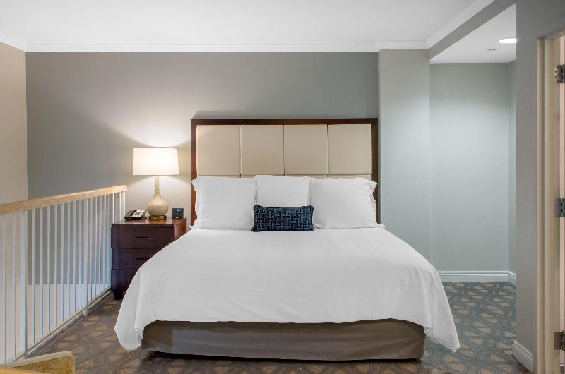 스위트 킹사이즈 침대, Omni Riverfront New Orleans