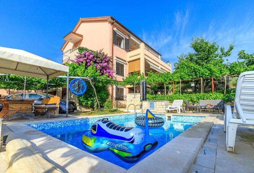 آپارتمان 1 خوابه, Apartments Slavko
