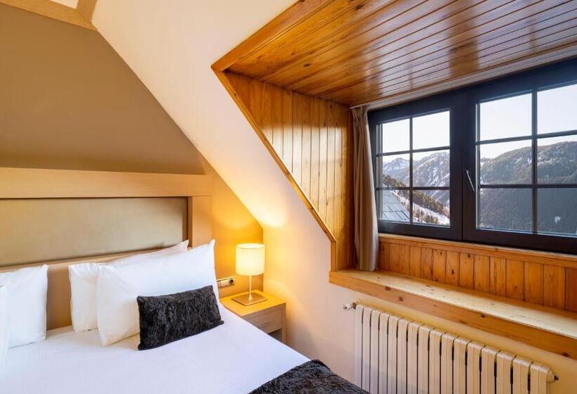 Номер Deluxe Вид на Горы, Eurostars Royal Tanau