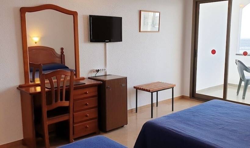 Номер Стандарт Трехместный, Medplaya Hotel Vistamar Costa Dorada