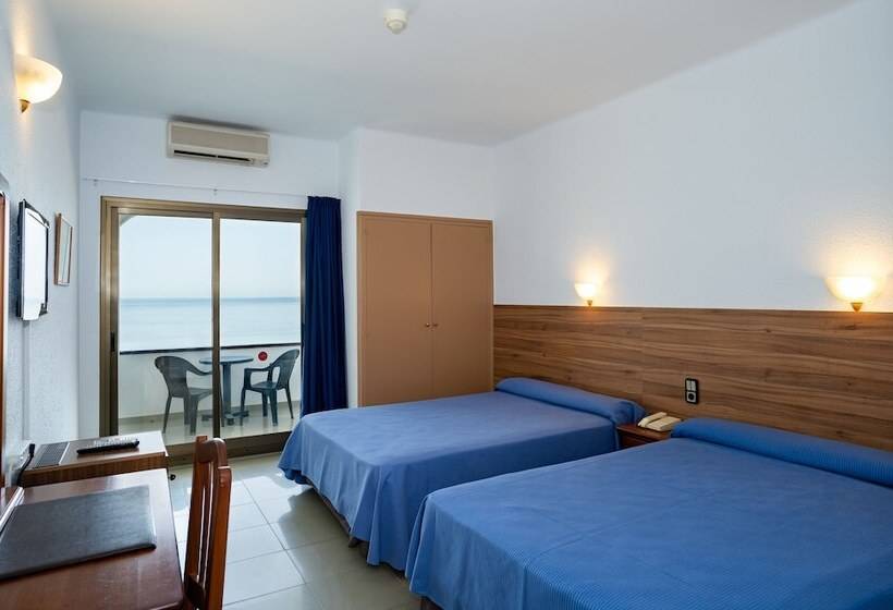 Четырехместный Номер Стандарт, Medplaya Hotel Vistamar Costa Dorada