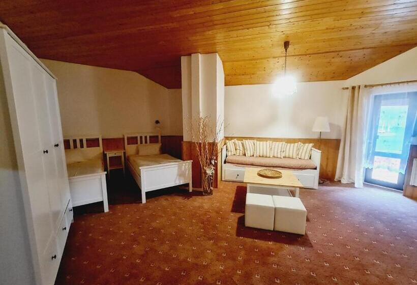 סוויטה משפחתית, Garni Hotel Asas