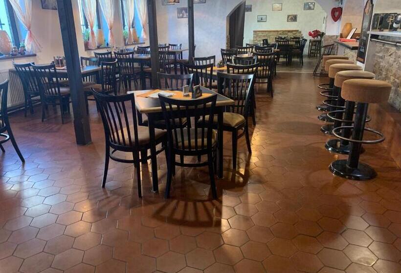 اتاق استاندارد, Penzion A Restaurace Na Jízdárně