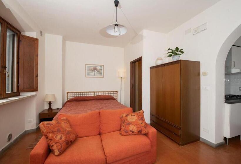 استودیوی استاندارد, Borgo La Torre Alle Tolfe