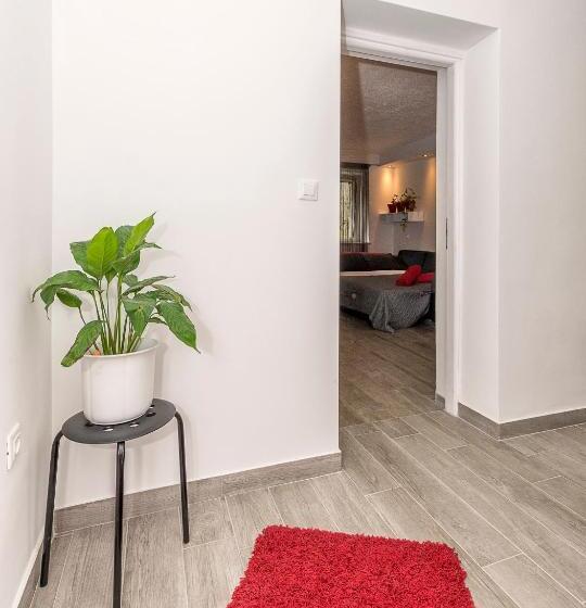 اتاق استاندارد با سرویس بهداشتی مشترک, Guesthause Antonio
