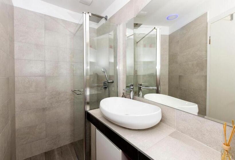 اتاق استاندارد با سرویس بهداشتی مشترک, Guesthause Antonio