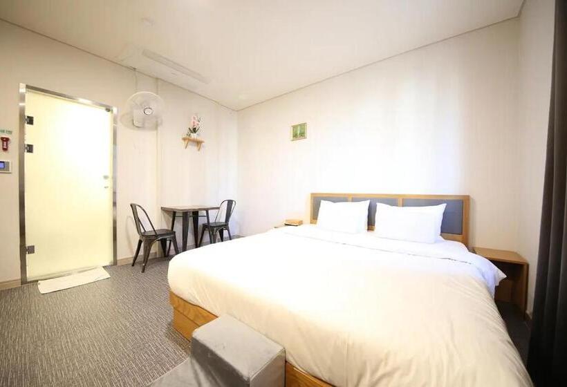 Quarto Superior, Masan Amor