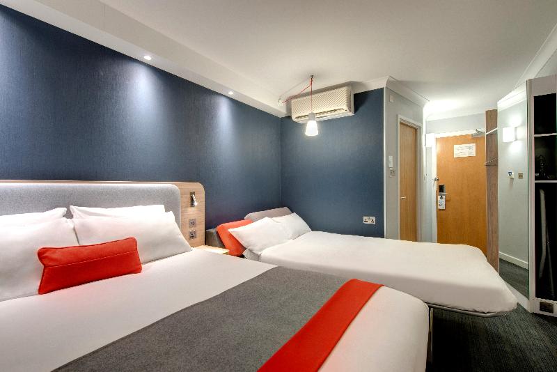 Номер Стандарт, Holiday Inn Express Bath, An Ihg