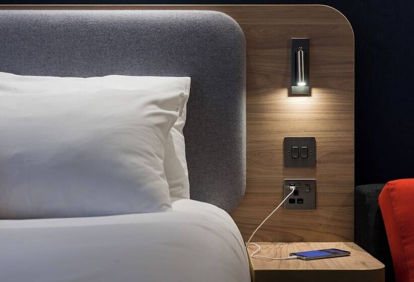Номер Стандарт, Holiday Inn Express London Hammersmith, An Ihg