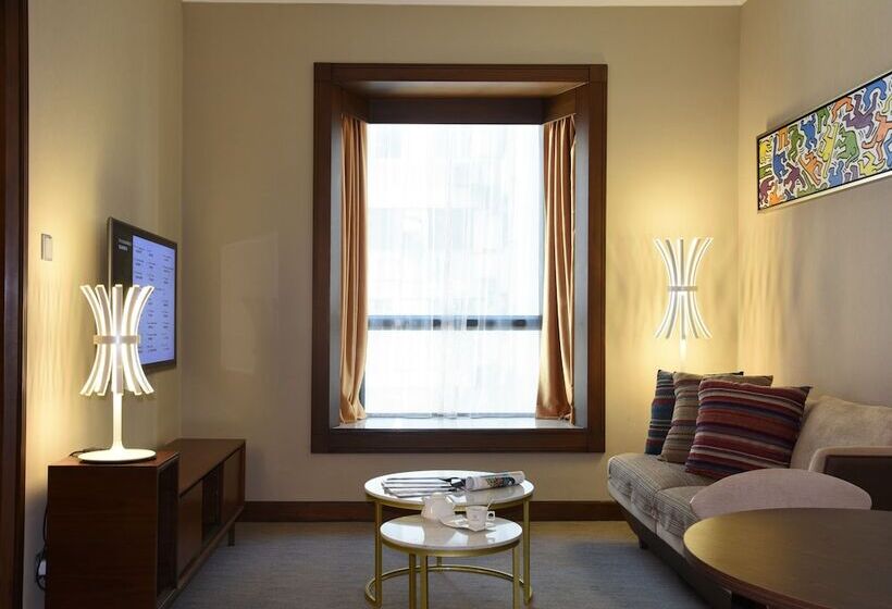 سوییت لوکس, Rosedale Hotel Hong Kong
