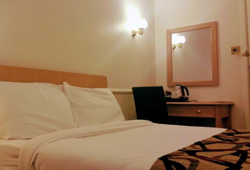 Номер Economy, The George Hotel Pangbourne