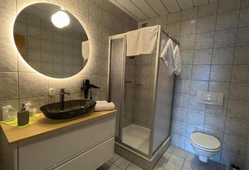 Quarto Estandar, Zum Zacherwirt