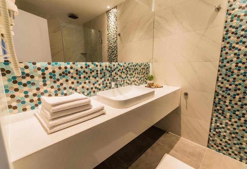 اتاق لوکس, Aventus