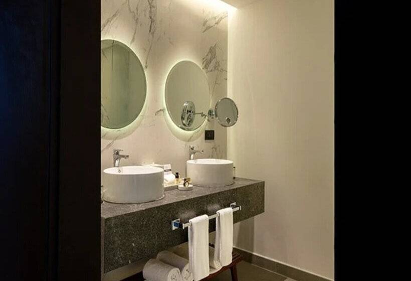 3 Bedroom Suite, The Fives Oceanfront