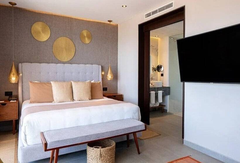 3 Bedroom Suite, The Fives Oceanfront