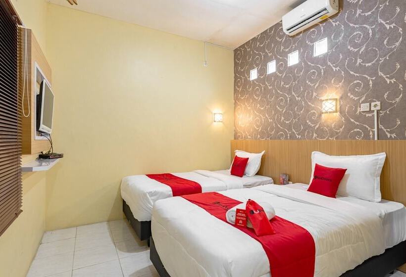 Номер Стандарт, Reddoorz Near Dino Park