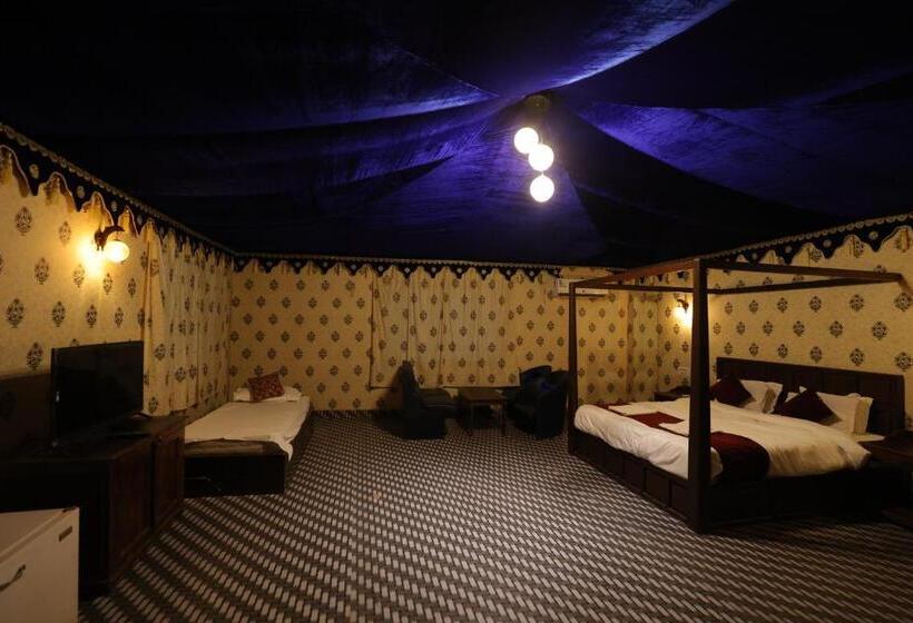 套房带泳池景, Serene Aravali Resort, Pushkar