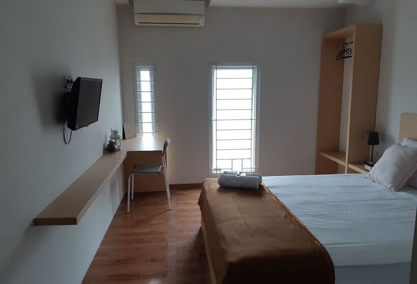 スタンダードルーム, Urooms Senayan