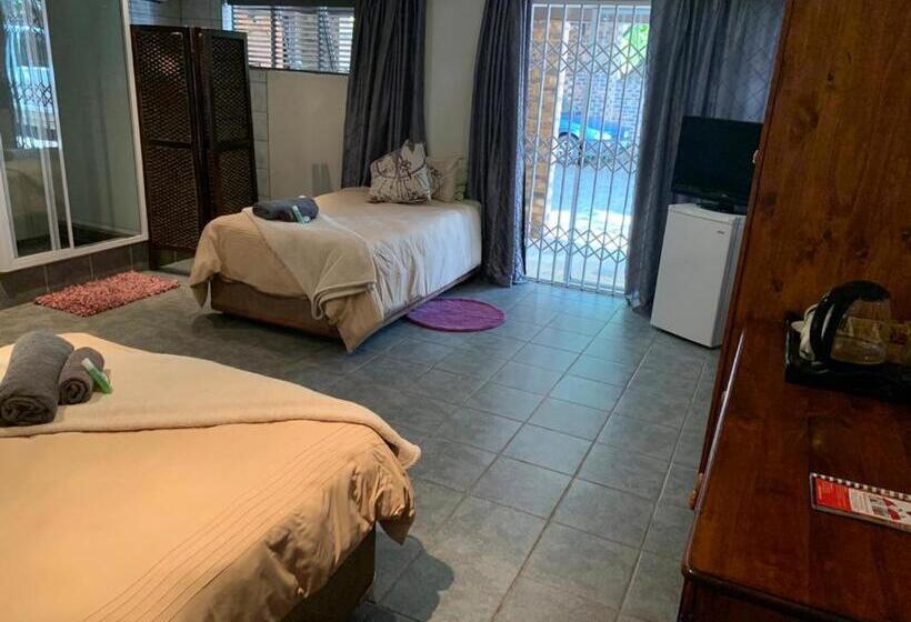 Quarto Deluxe, Camelthorn Guesthouse