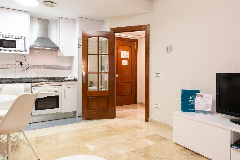 Апартаменты 1 Спальня, Aparthotel Los Girasoles