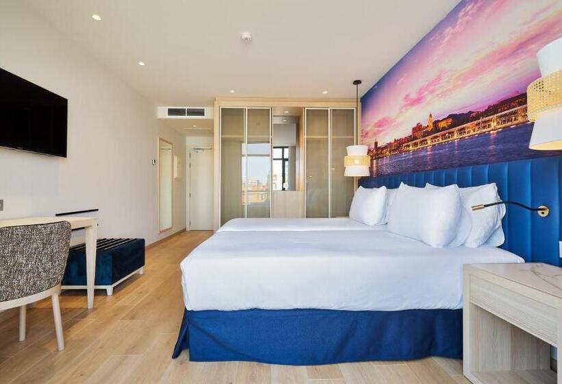 Superior Room with Terrace, Eurostars Astoria
