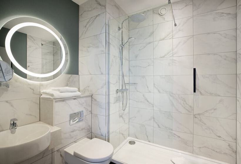 Номер Superior Кровать Кинг, Leonardo Royal Birmingham