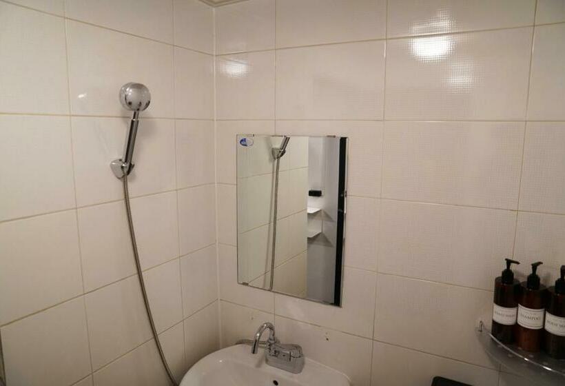 Quarto Estandar, Apollo Guesthouse