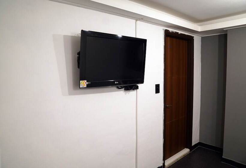 Quarto Estandar, Apollo Guesthouse