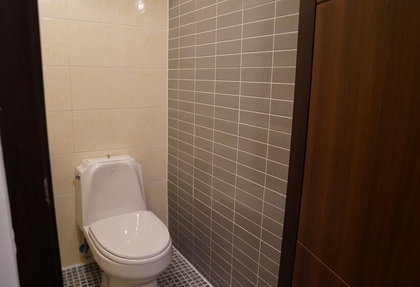 Quarto Triplo Estandar, Apollo Guesthouse