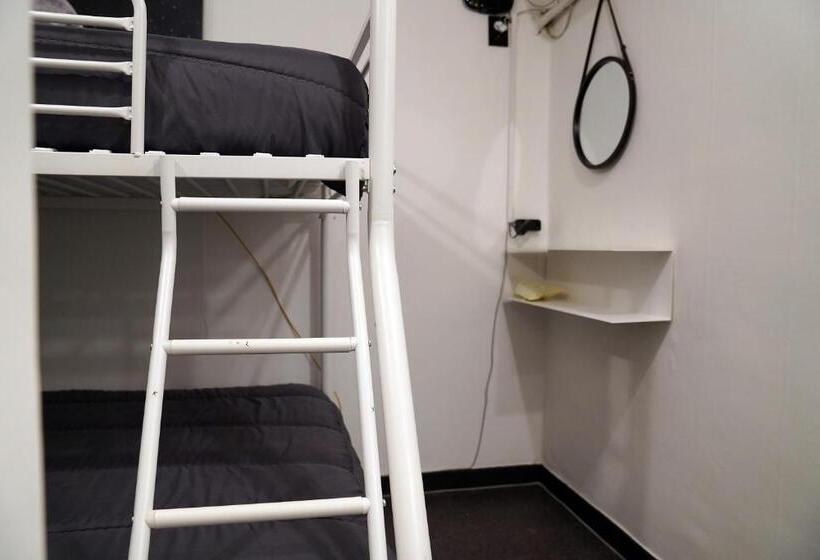 Quarto Familiar, Apollo Guesthouse