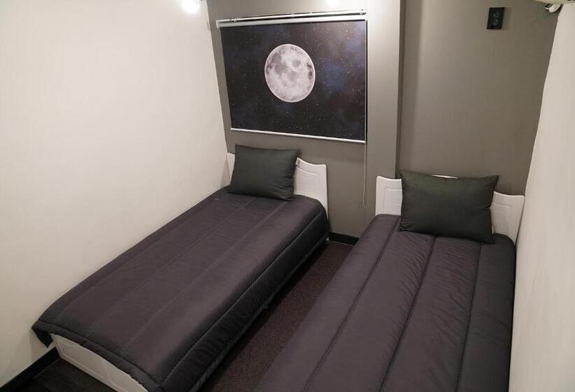 Quarto Estandar, Apollo Guesthouse