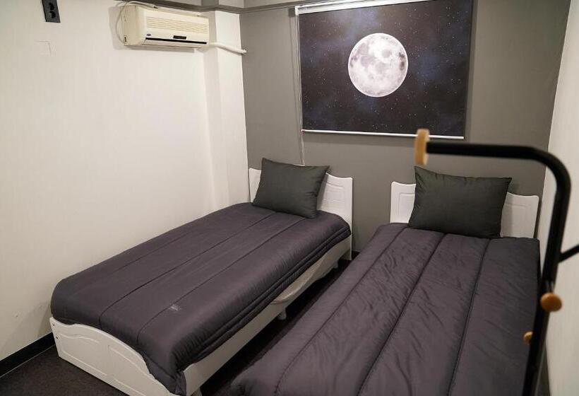 Quarto Estandar, Apollo Guesthouse