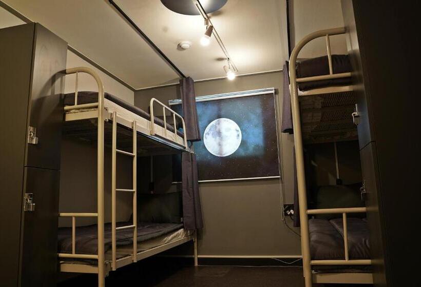 Quarto Triplo Estandar, Apollo Guesthouse