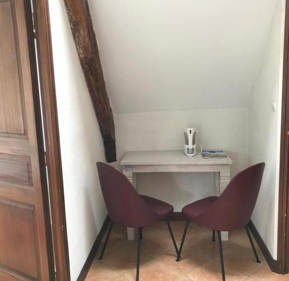 Номер Стандарт Вид на Сад, Domaine De Lesty   Chambre D Hôtes