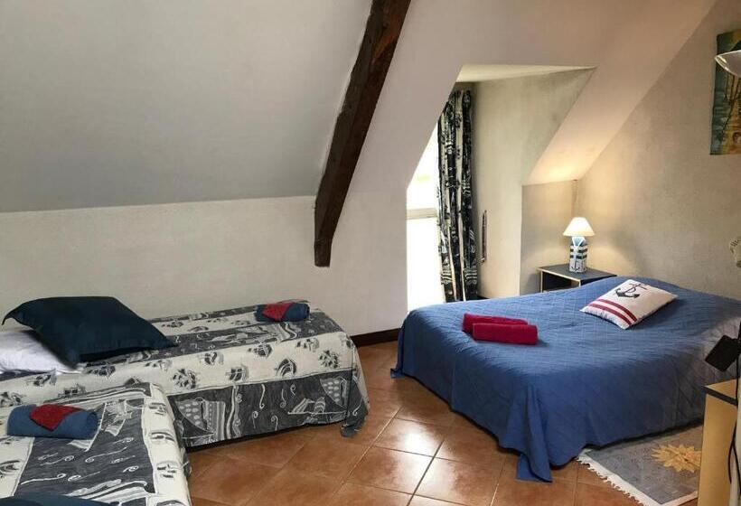 Номер Стандарт Вид на Сад, Domaine De Lesty   Chambre D Hôtes
