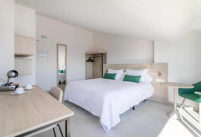 Номер Стандарт с Террасой, Halley Hotel & Apartments Affiliated By Meliá