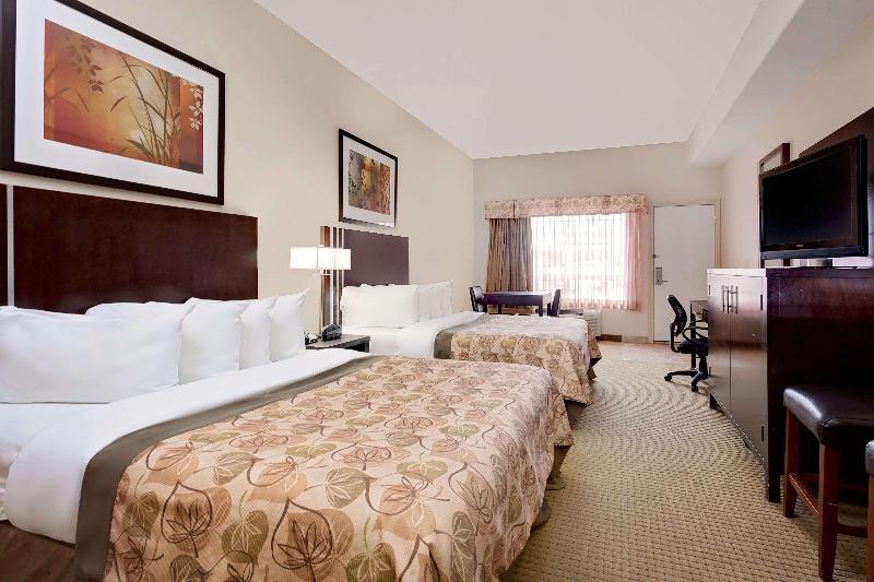 Номер Superior, Intercontinental Sofia, An Ihg