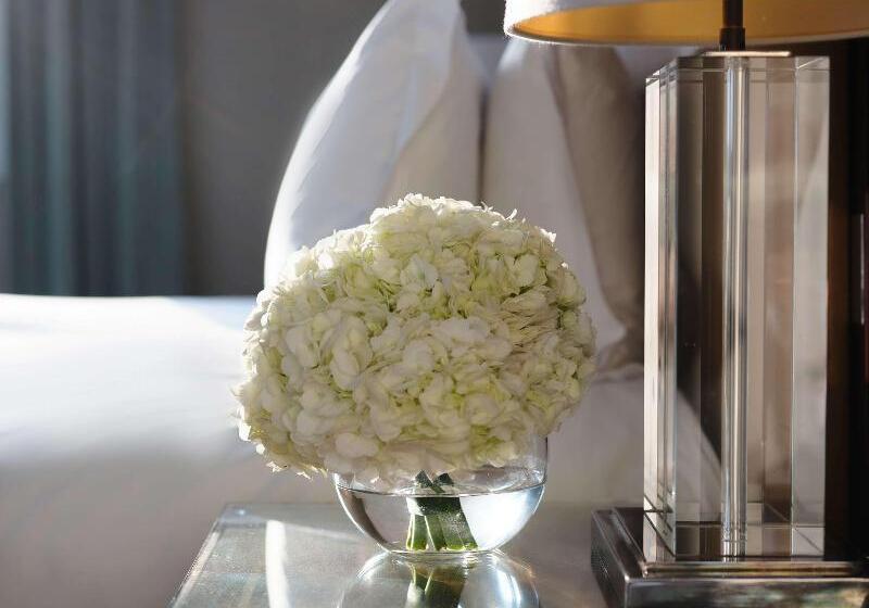 سوییت پرستیژ, Sofitel London St James