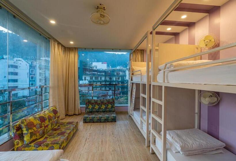 تختخواب در اتاق مشترک, Moustache Rishikesh Luxuria