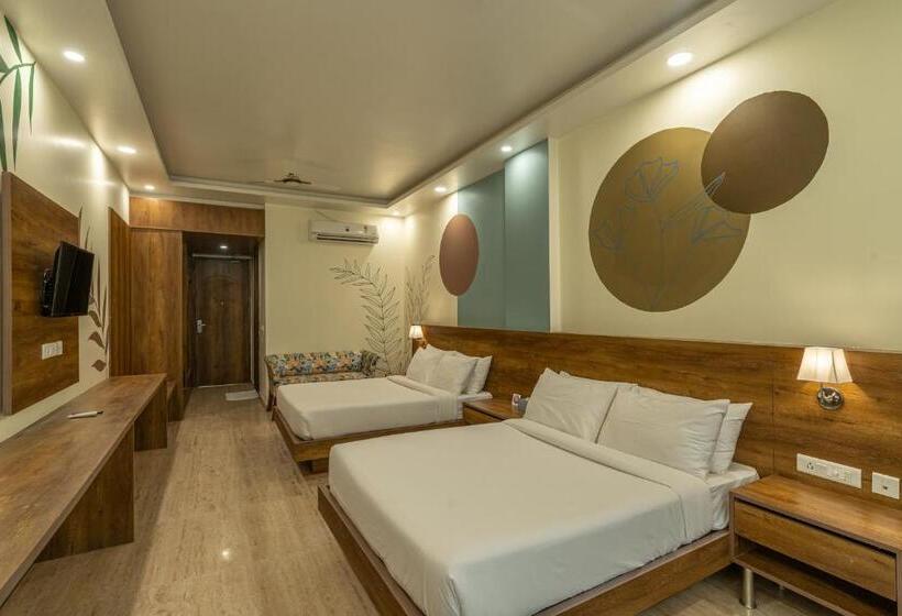 اتاق سوپریور خانوادگی, Moustache Rishikesh Luxuria