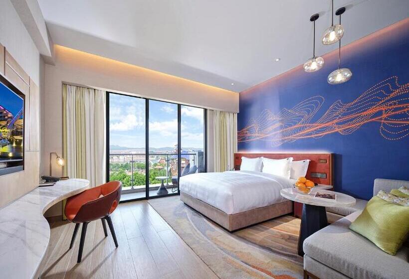 اتاق استاندارد سه نفره, Hard Rock Hotel Dalian